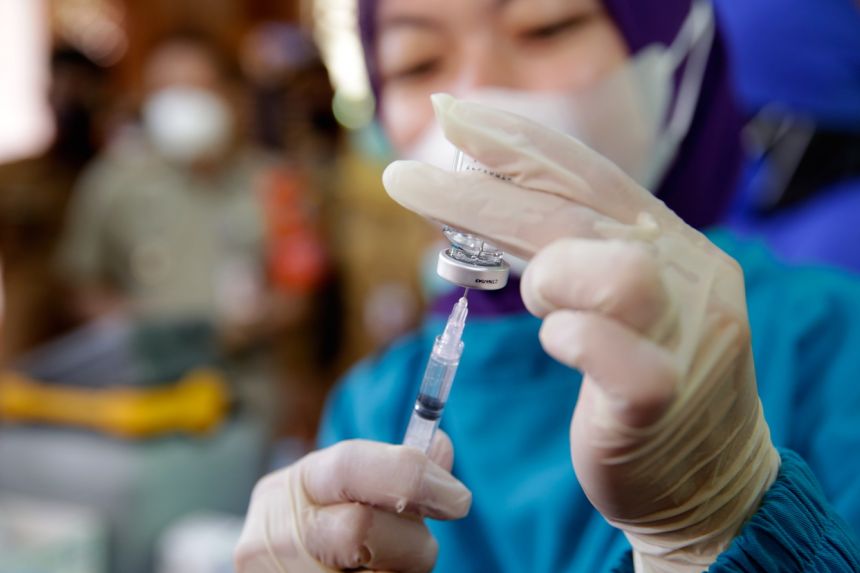 Hundreds of Indonesian Doctors contract COVID-19 despite Vaccination ...